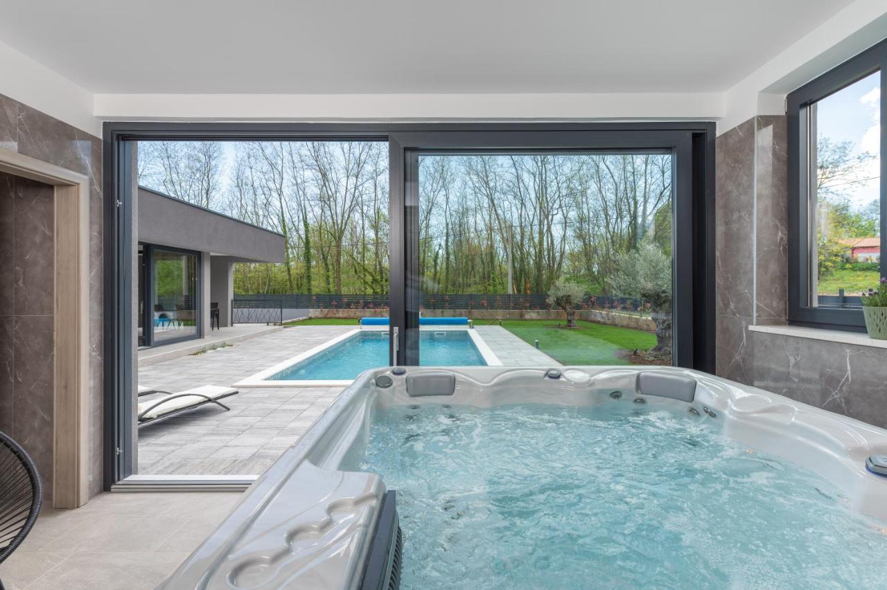 Green Luxury II With Heated Pool, Jacuzzi & Sauna Ruzici  Ngoại thất bức ảnh